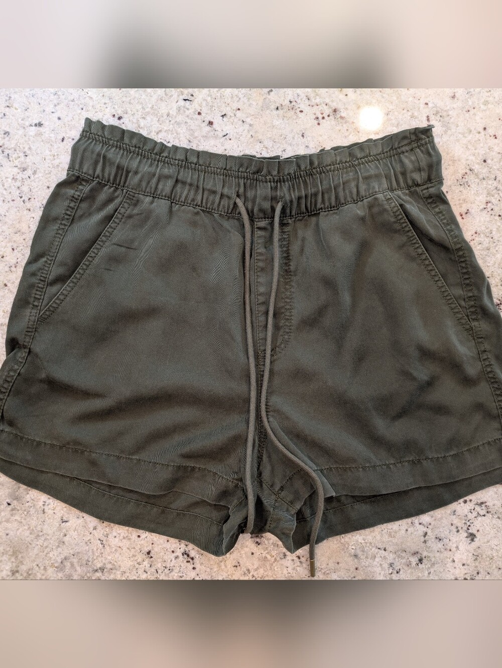LOFT Olive Green Lyocell Drawstring Pull On Shorts Size Medium